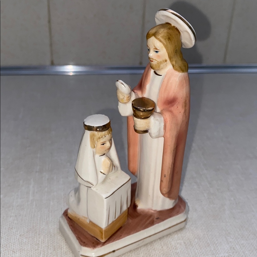 Vintage Sanmyro Japan Jesus giving Kneeling Girl Communion Ceramic‎ Figurine